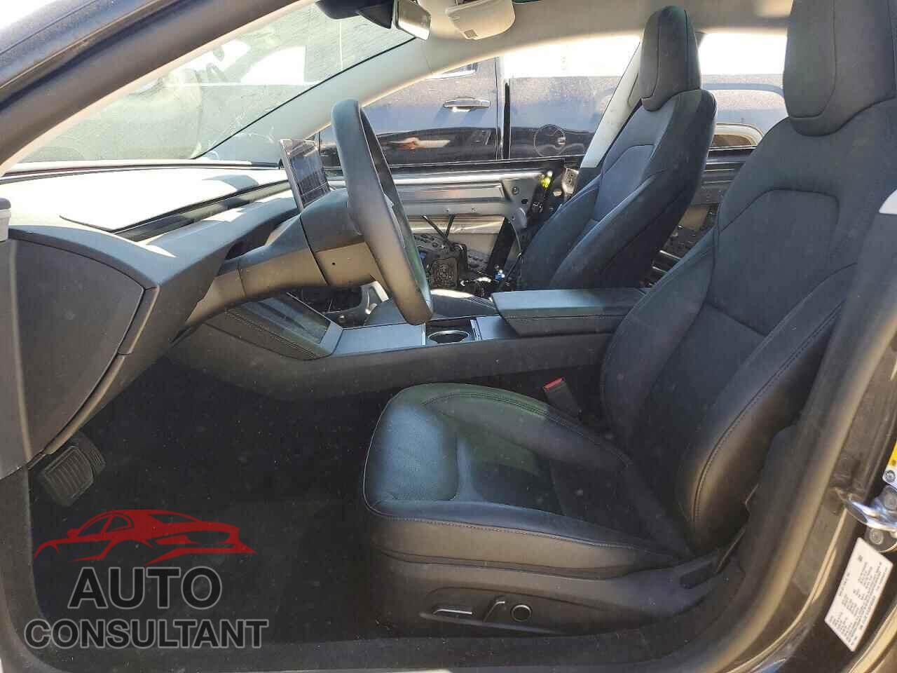 TESLA MODEL 3 2025 - 5YJ3E1EA3SF950959