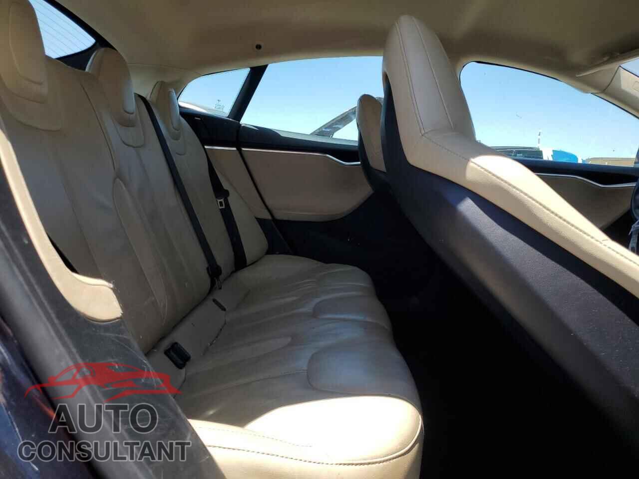 TESLA MODEL S 2013 - 5YJSA1CN2DFP09118