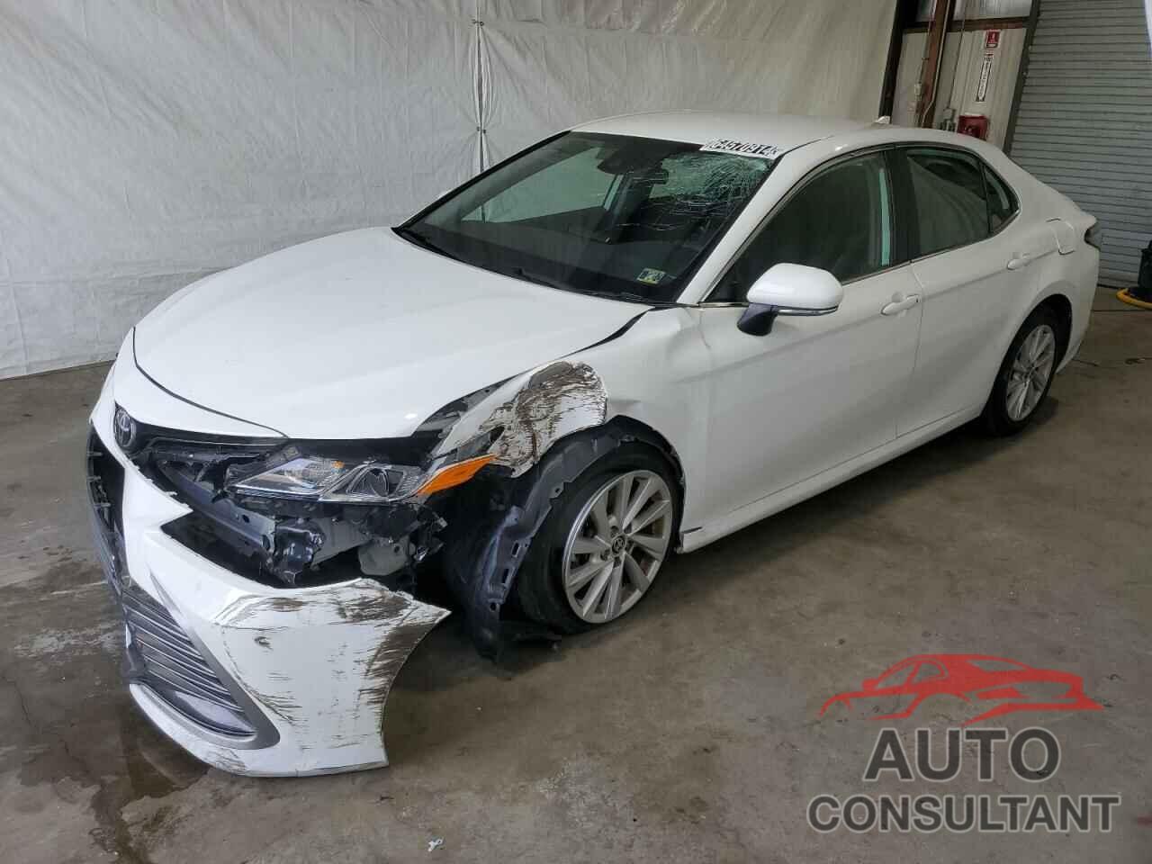 TOYOTA CAMRY 2022 - 4T1C11AK1NU045900