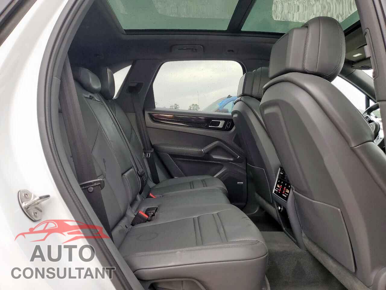 PORSCHE CAYENNE 2021 - WP1AA2AY1MDA06839