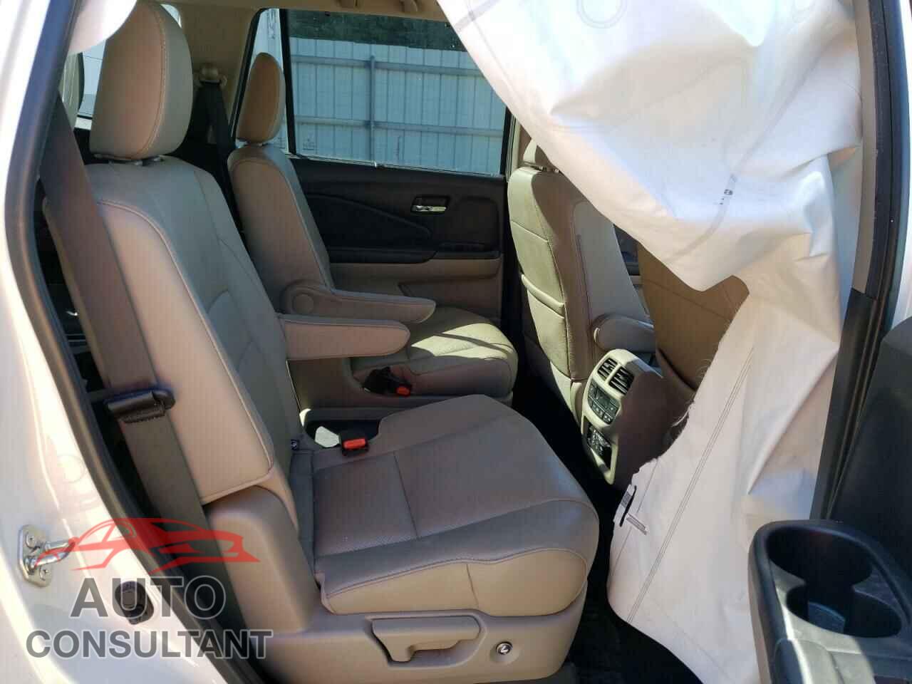 HONDA PILOT 2017 - 5FNYF6H09HB072529