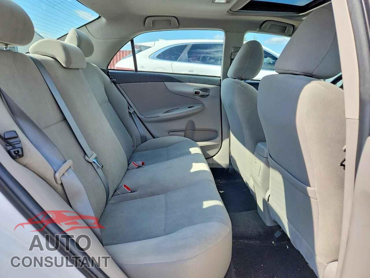 TOYOTA COROLLA 2013 - 2T1BU4EE6DC929713