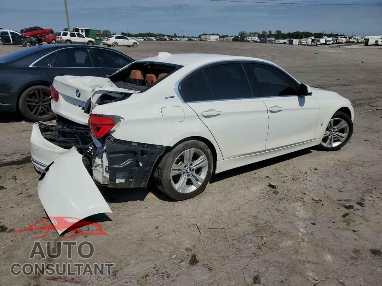 BMW 3 SERIES 2017 - WBA8E1C32HA156480