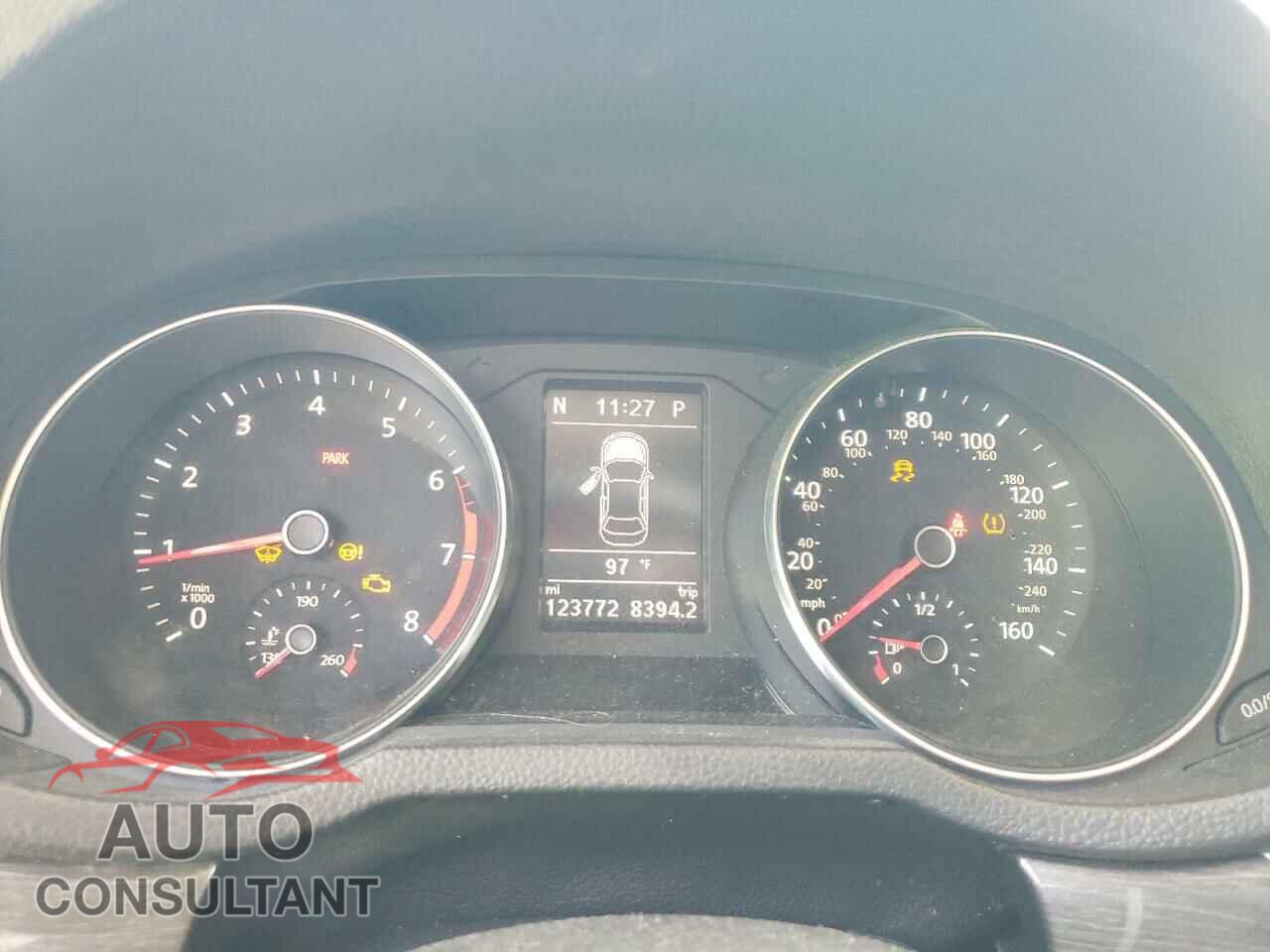 VOLKSWAGEN PASSAT 2017 - 1VWBT7A3XHC059145