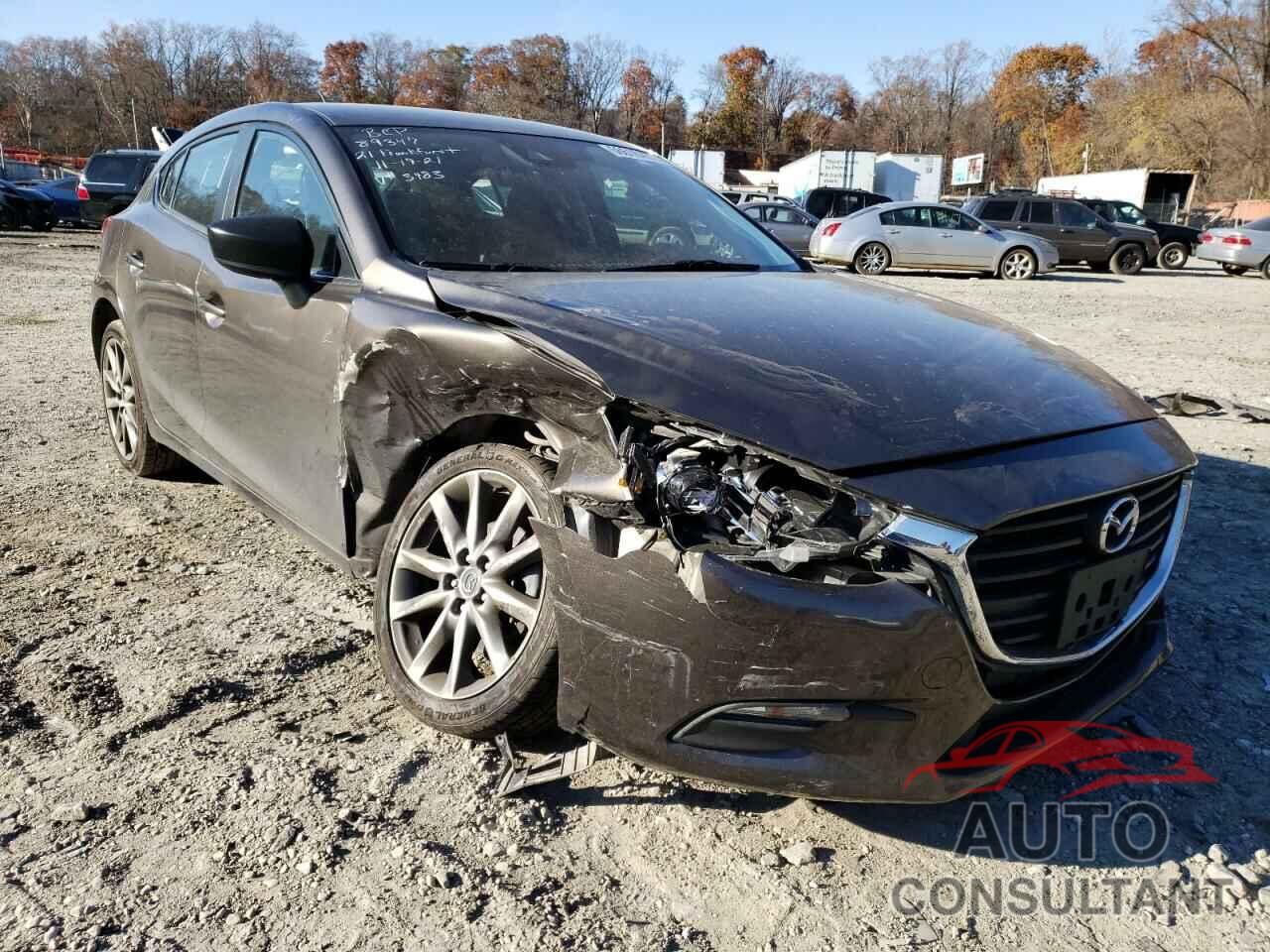 MAZDA 3 2018 - 3MZBN1L32JM183483