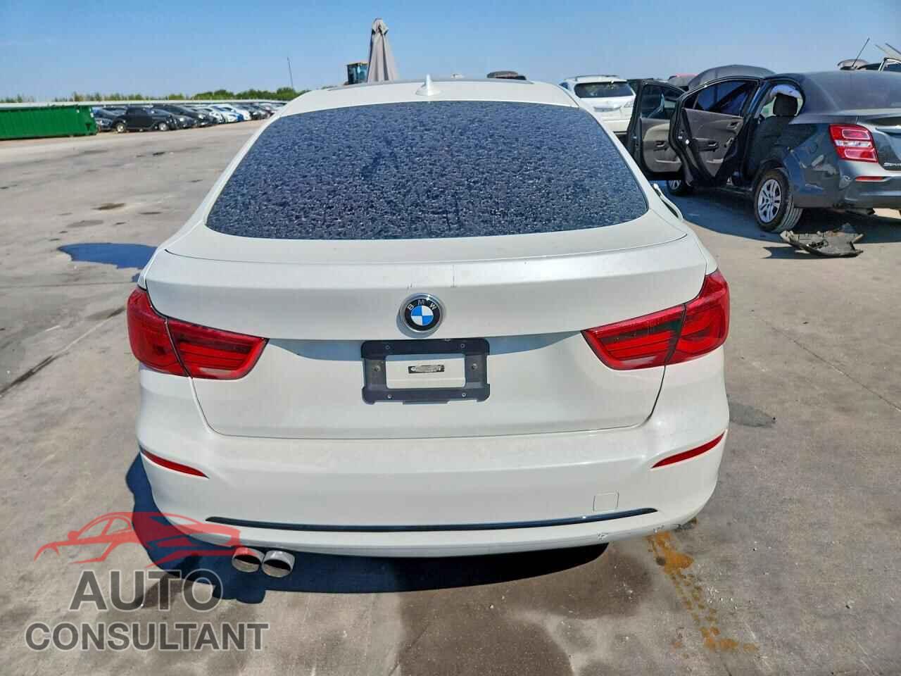 BMW 3 SERIES 2018 - WBA8Z9C55JG828362