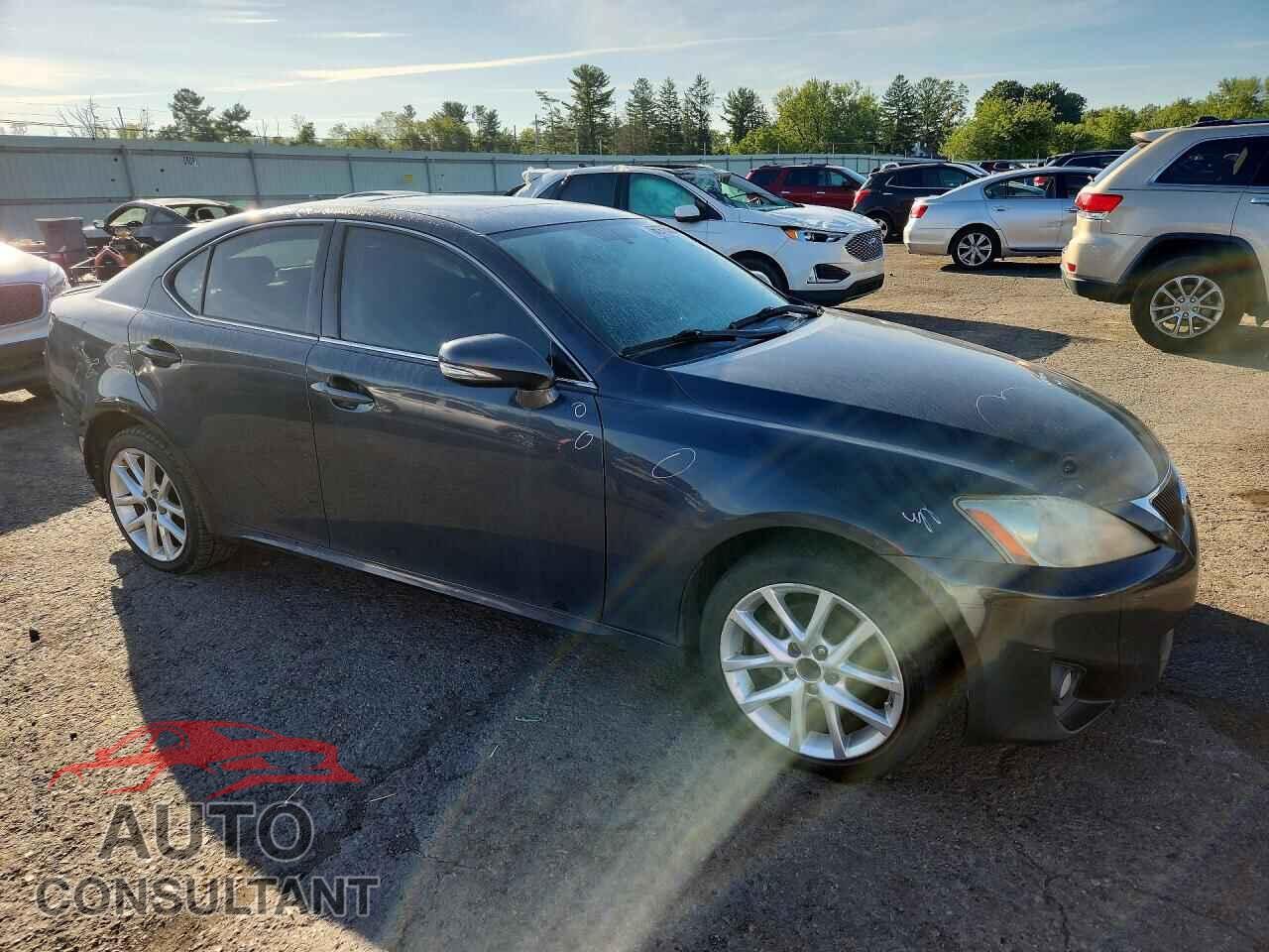 LEXUS IS 2011 - JTHCF5C28B5048100