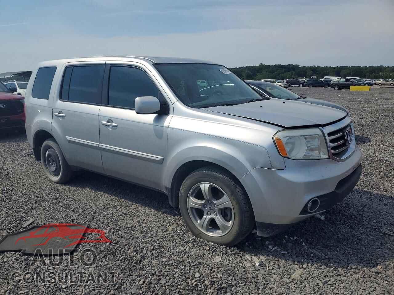 HONDA PILOT 2013 - 5FNYF3H53DB017160
