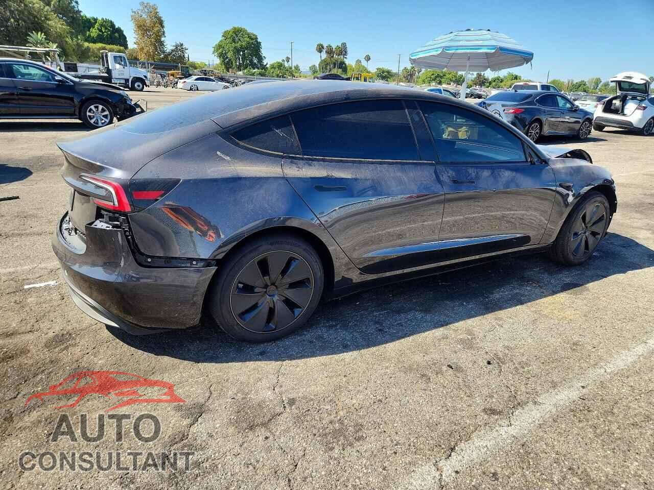 TESLA MODEL 3 2025 - 5YJ3E1EA5SF906123