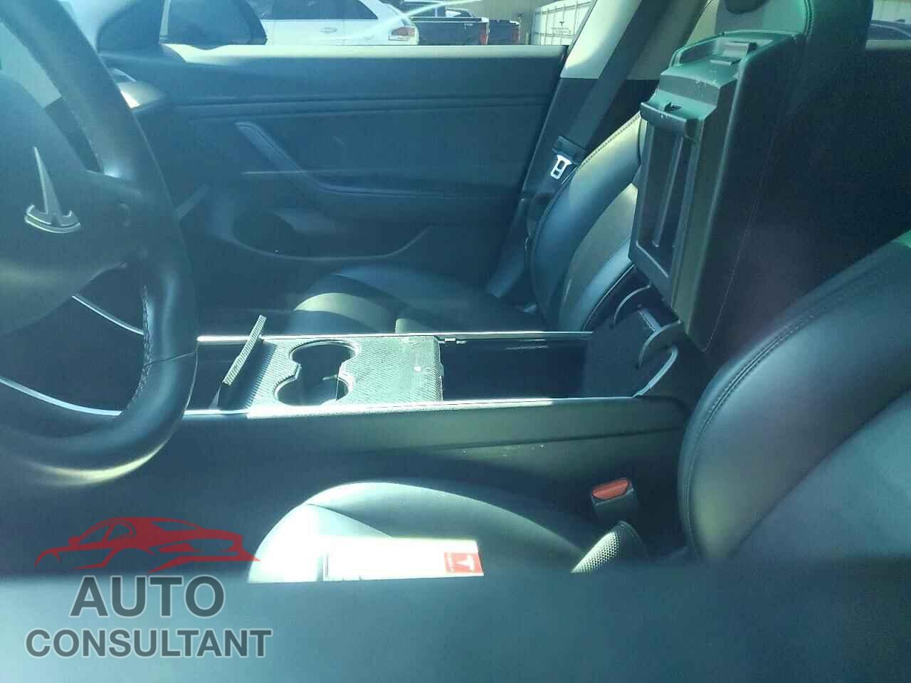 TESLA MODEL 3 2019 - 5YJ3E1EBXKF208566