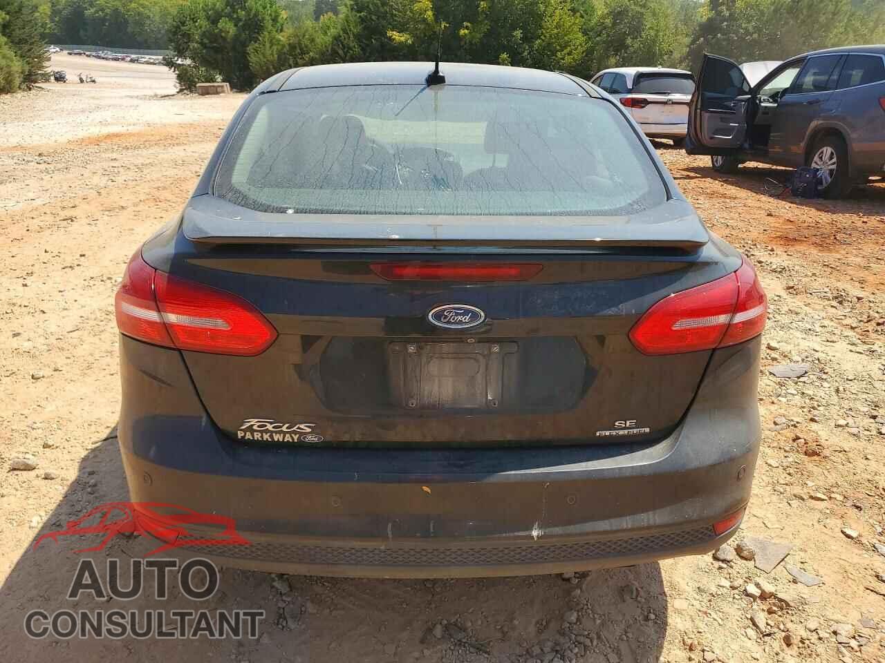 FORD FOCUS 2015 - 1FADP3F26FL204967