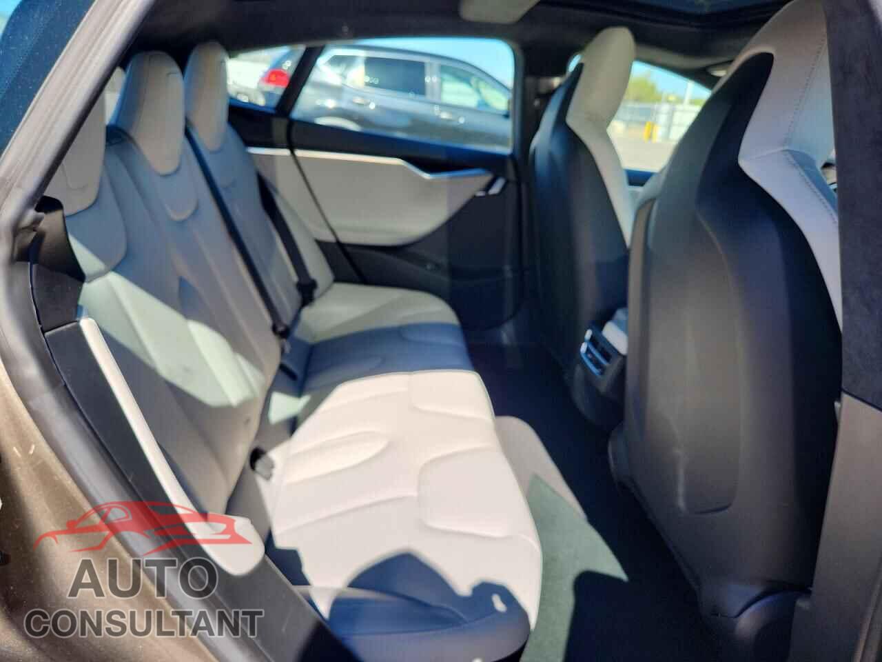 TESLA MODEL S 2015 - 5YJSA1E24FF110503