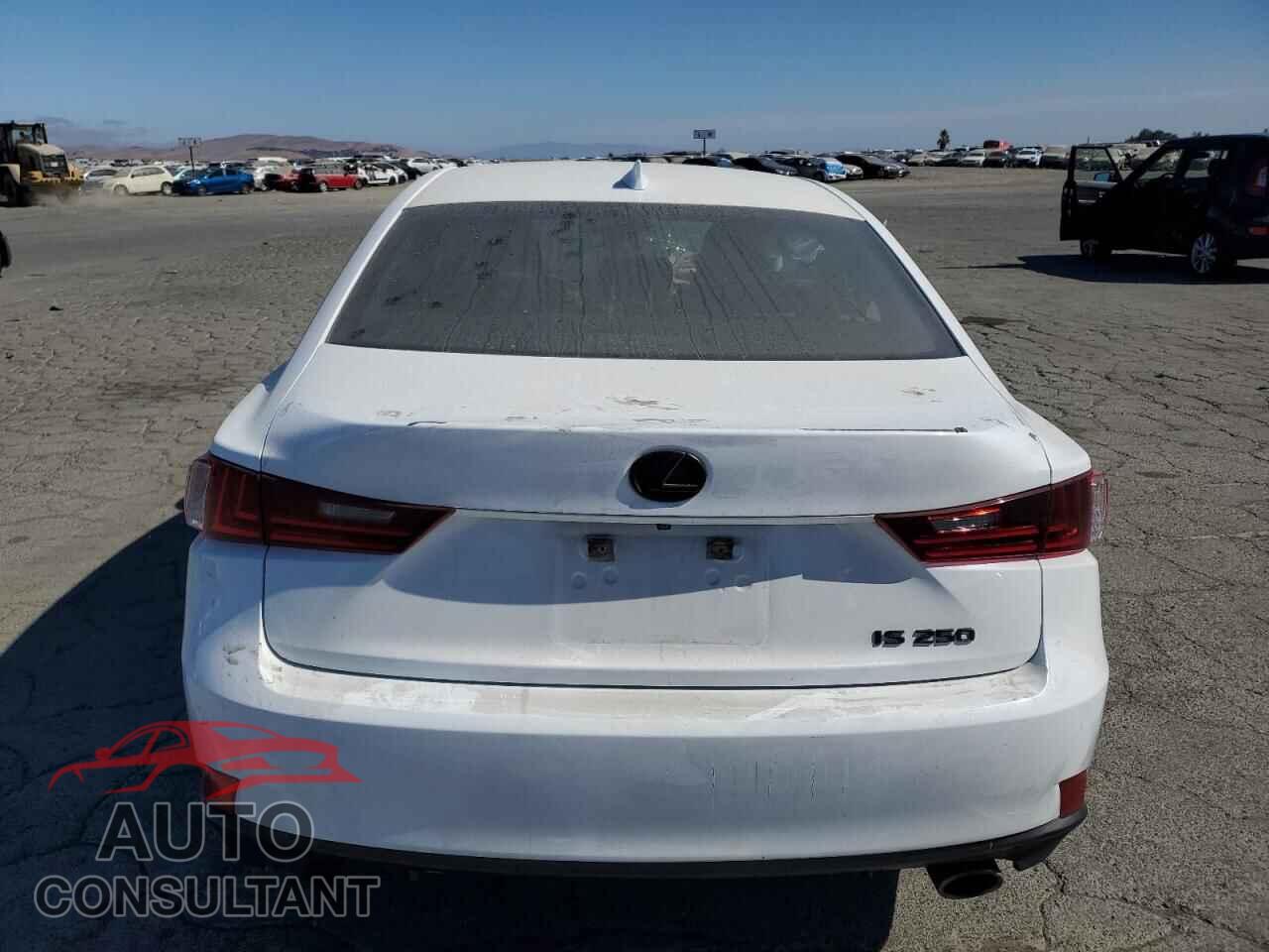 LEXUS IS 2014 - JTHBF1D27E5012311