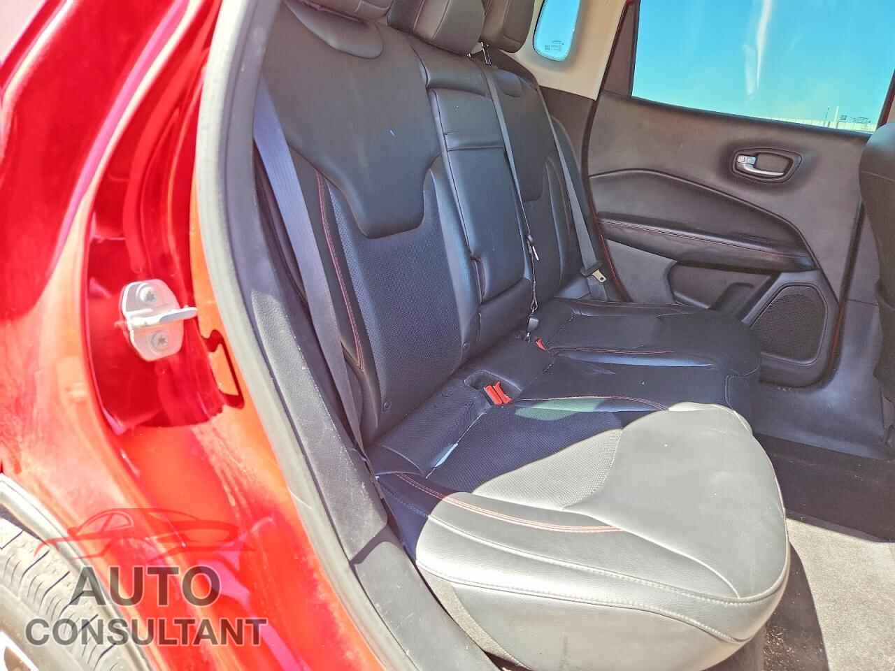 JEEP COMPASS 2018 - 3C4NJDDB1JT135367