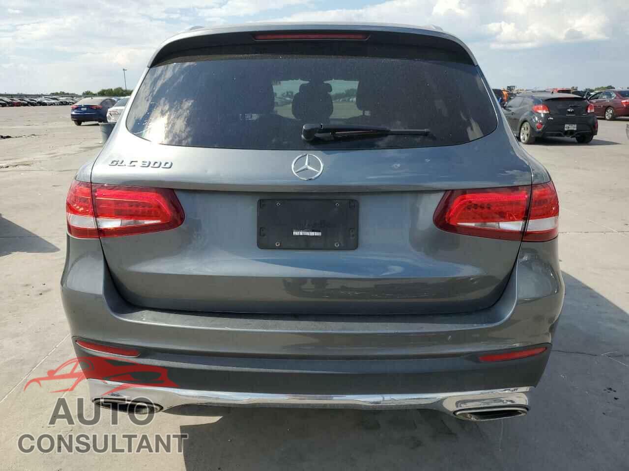 MERCEDES-BENZ GLC-CLASS 2018 - WDC0G4JB3JV059108