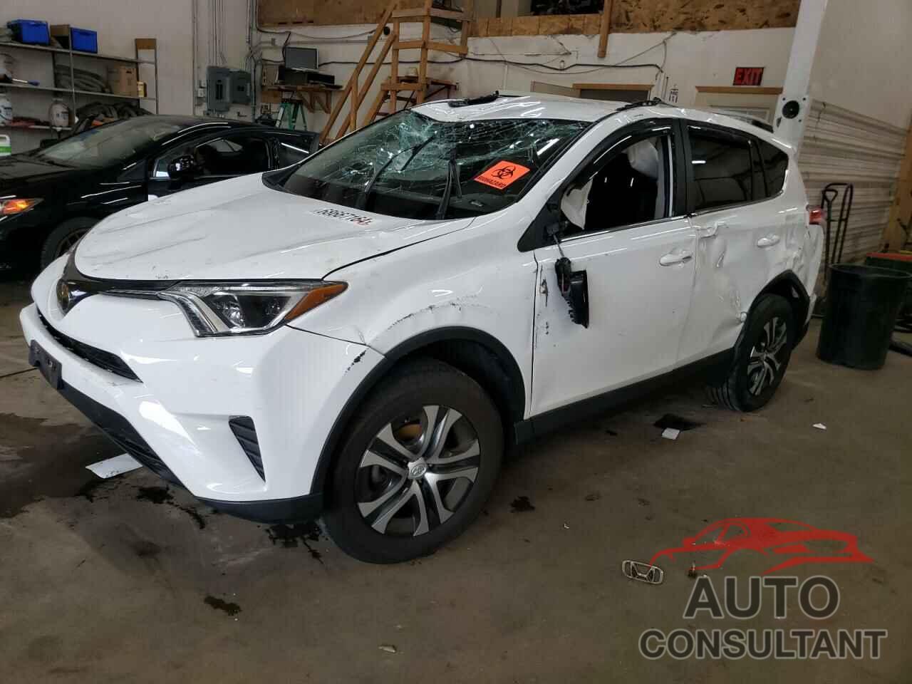 TOYOTA RAV4 2018 - 2T3BFREV8JW777247