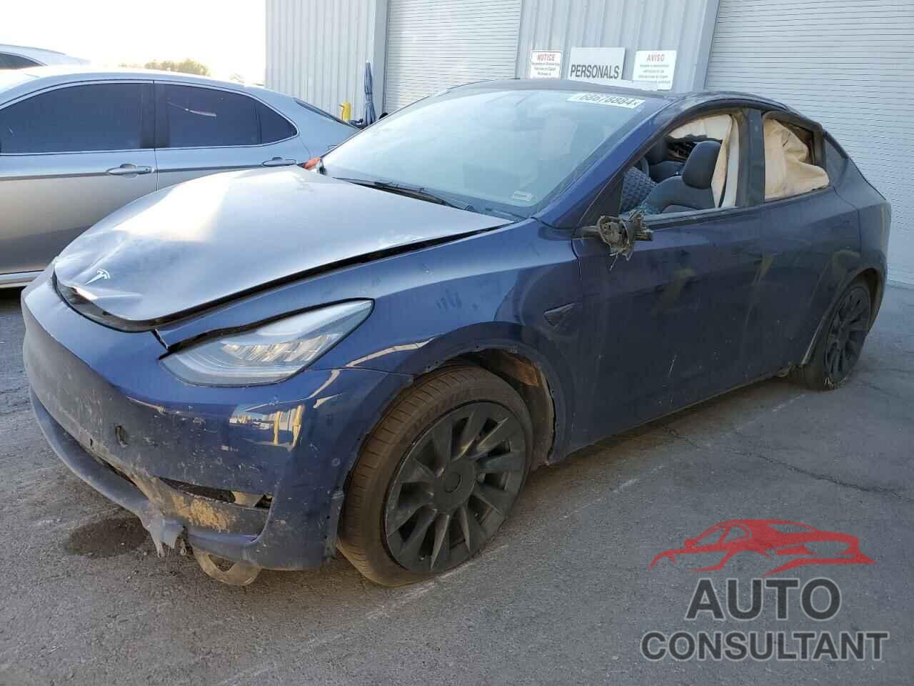 TESLA MODEL Y 2021 - 5YJYGDEEXMF111611