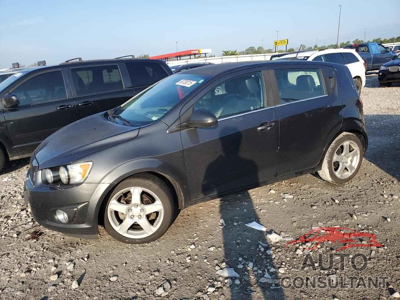 CHEVROLET SONIC 2016 - 1G1JE6SB0G4149172