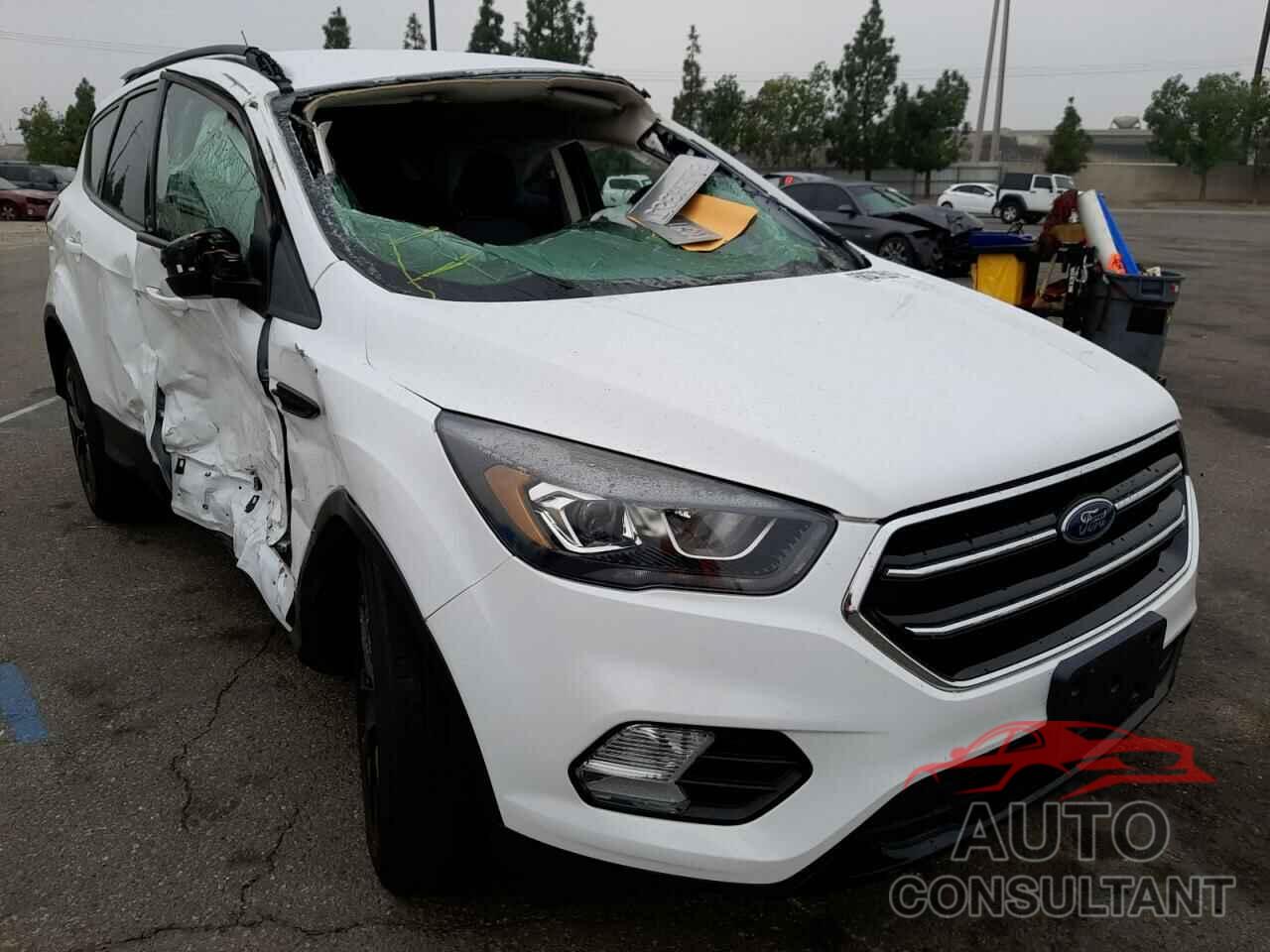 FORD ESCAPE 2018 - 1FMCU0GD0JUB61030