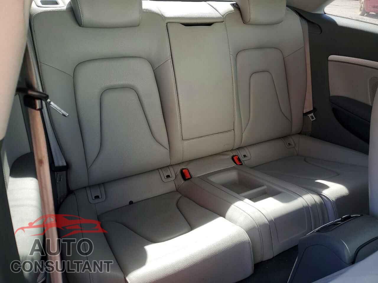 AUDI A5 2014 - WAUCFAFR0EA053111