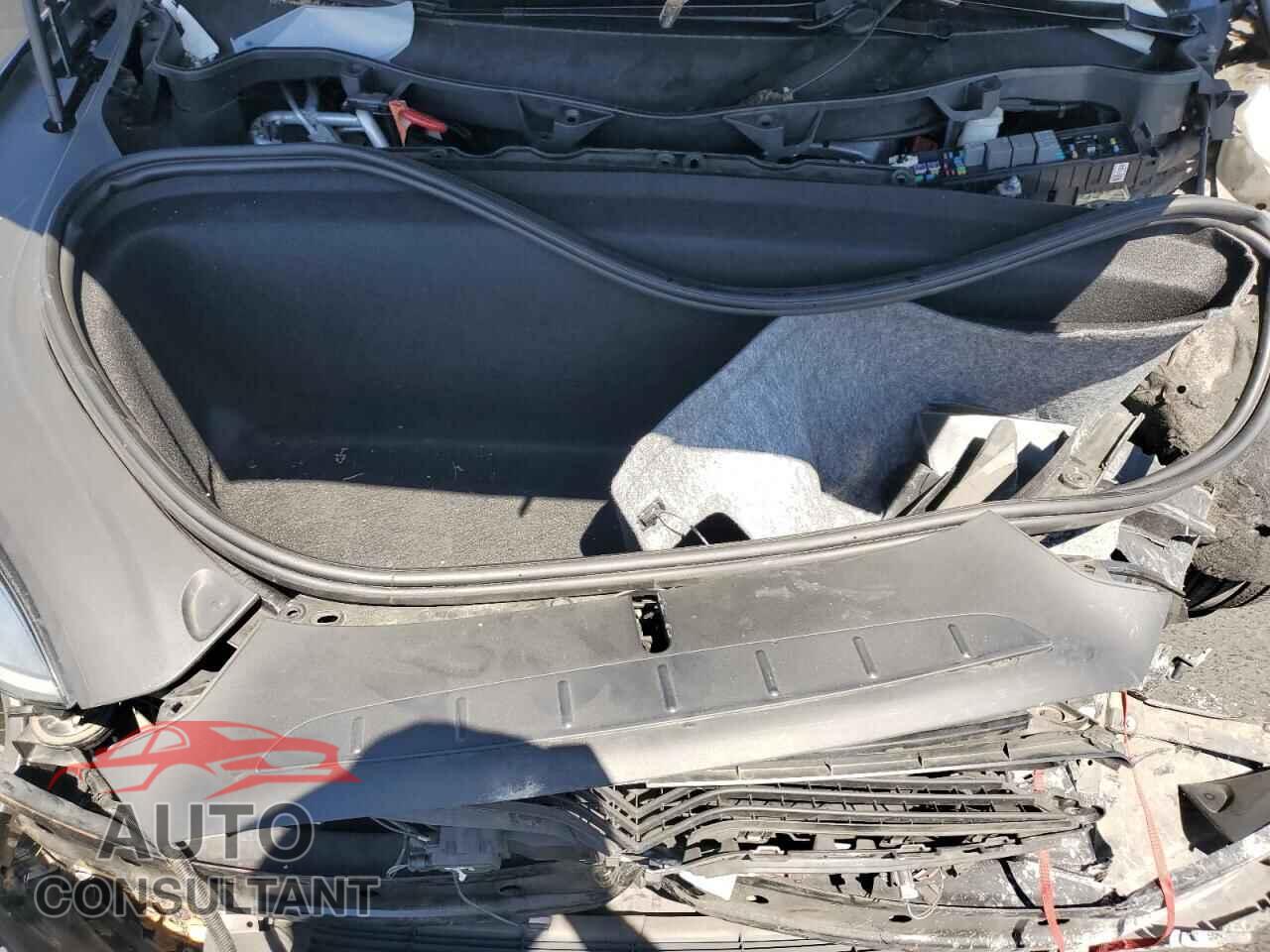 TESLA MODEL X 2018 - 5YJXCBE21JF136877