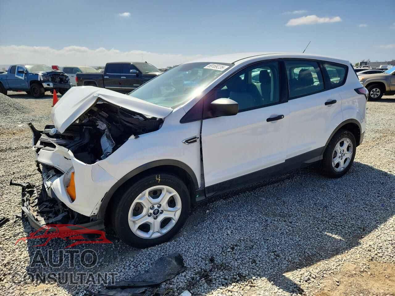 FORD ESCAPE 2017 - 1FMCU0F70HUC26531