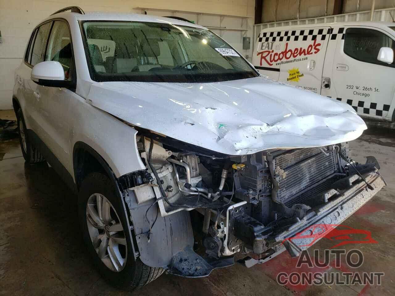 VOLKSWAGEN TIGUAN 2017 - WVGAV7AX9HK005817