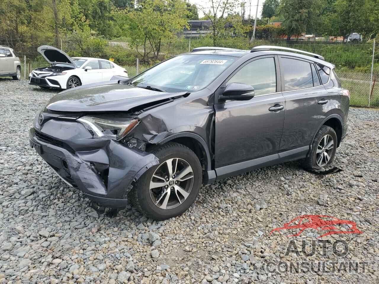 TOYOTA RAV4 2017 - JTMRFREV8HJ129611