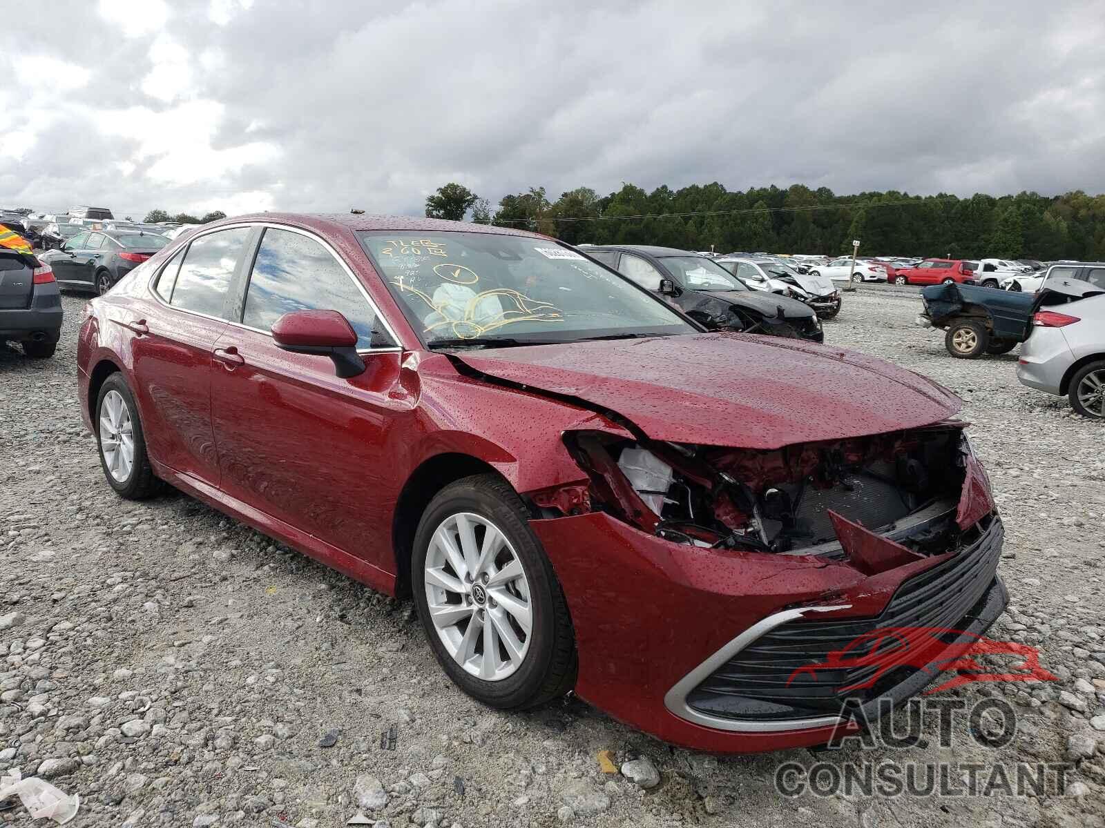 TOYOTA CAMRY 2021 - 4T1C11AK0MU579257