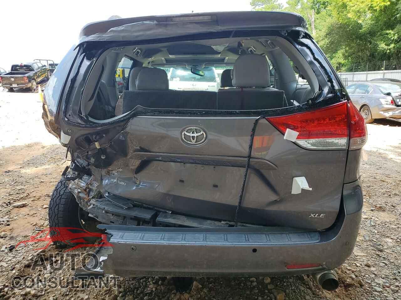 TOYOTA SIENNA 2011 - 5TDYK3DC2BS038459