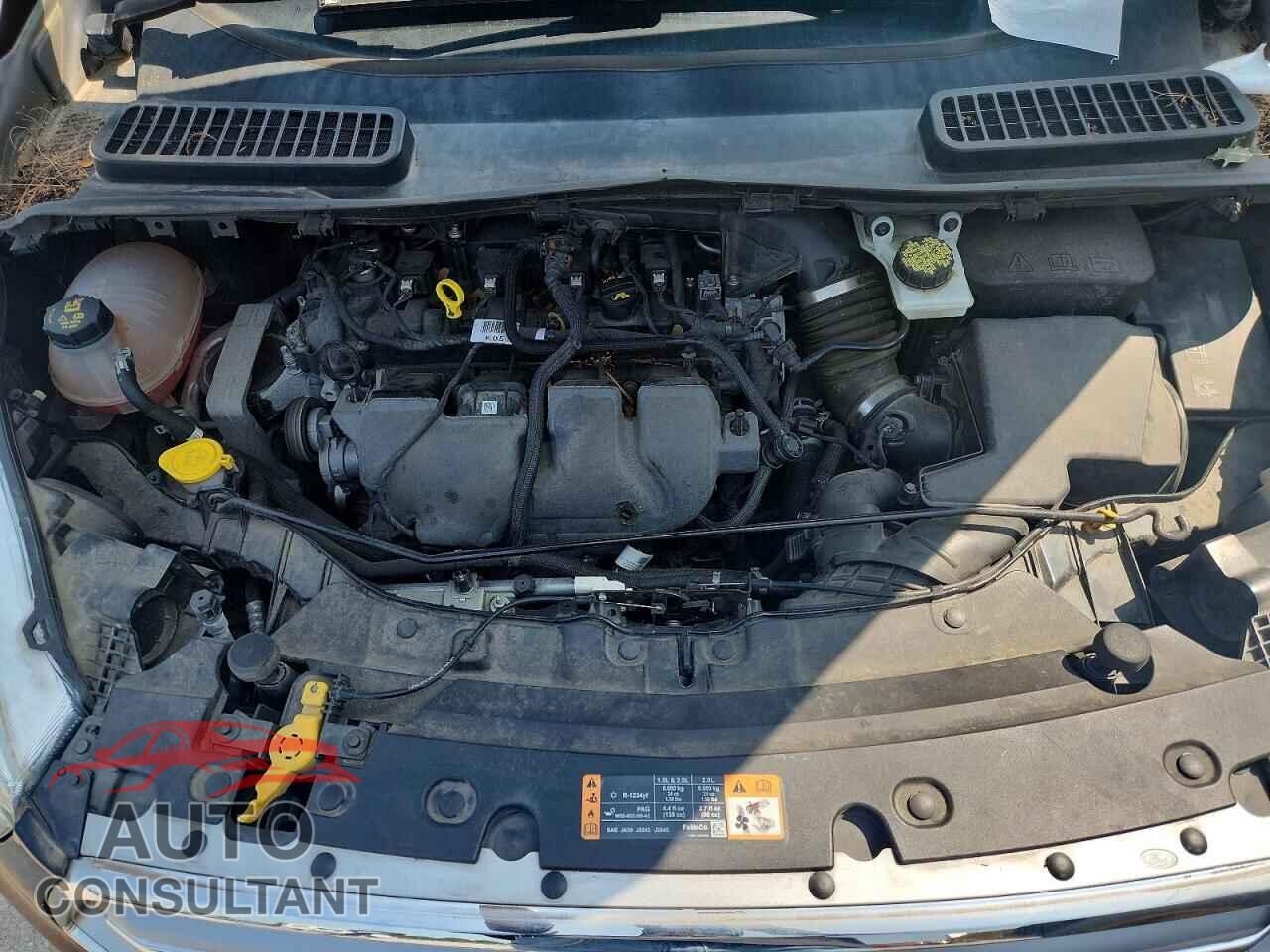FORD ESCAPE 2017 - 1FMCU9G90HUE72404
