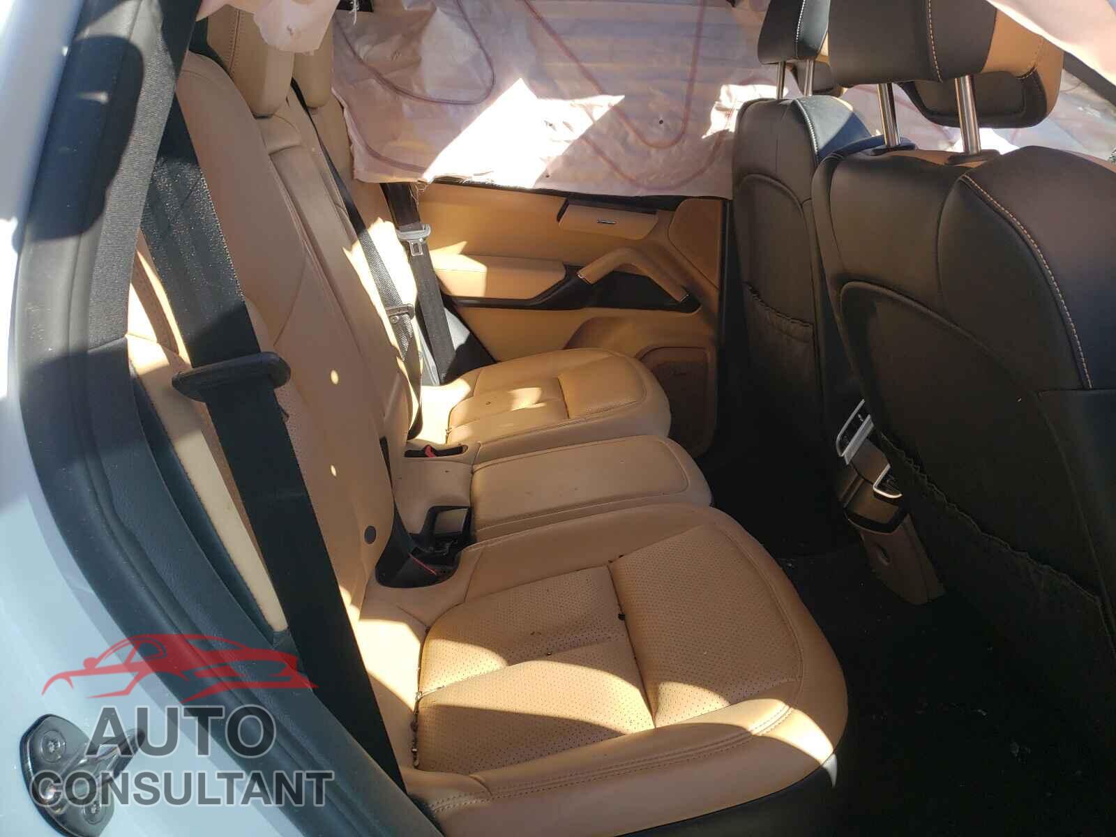 PORSCHE CAYENNE 2016 - WP1AA2A24GLA06467