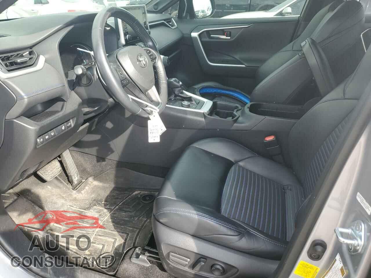 TOYOTA RAV4 2019 - JTMEWRFV4KD505000