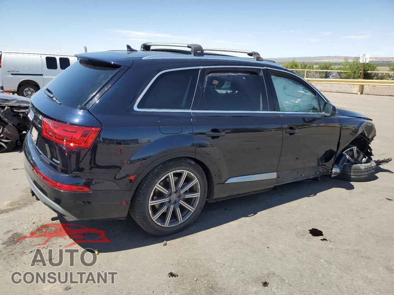 AUDI Q7 2018 - WA1LHAF74JD009644