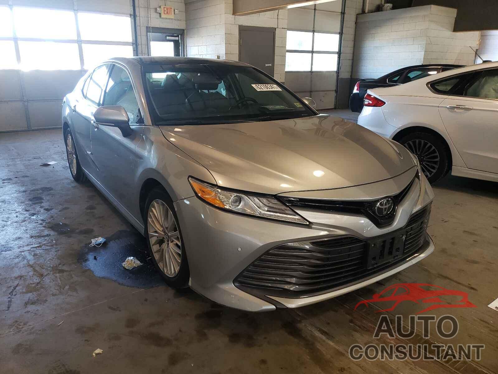 TOYOTA CAMRY 2018 - 4T1B11HK1JU045679