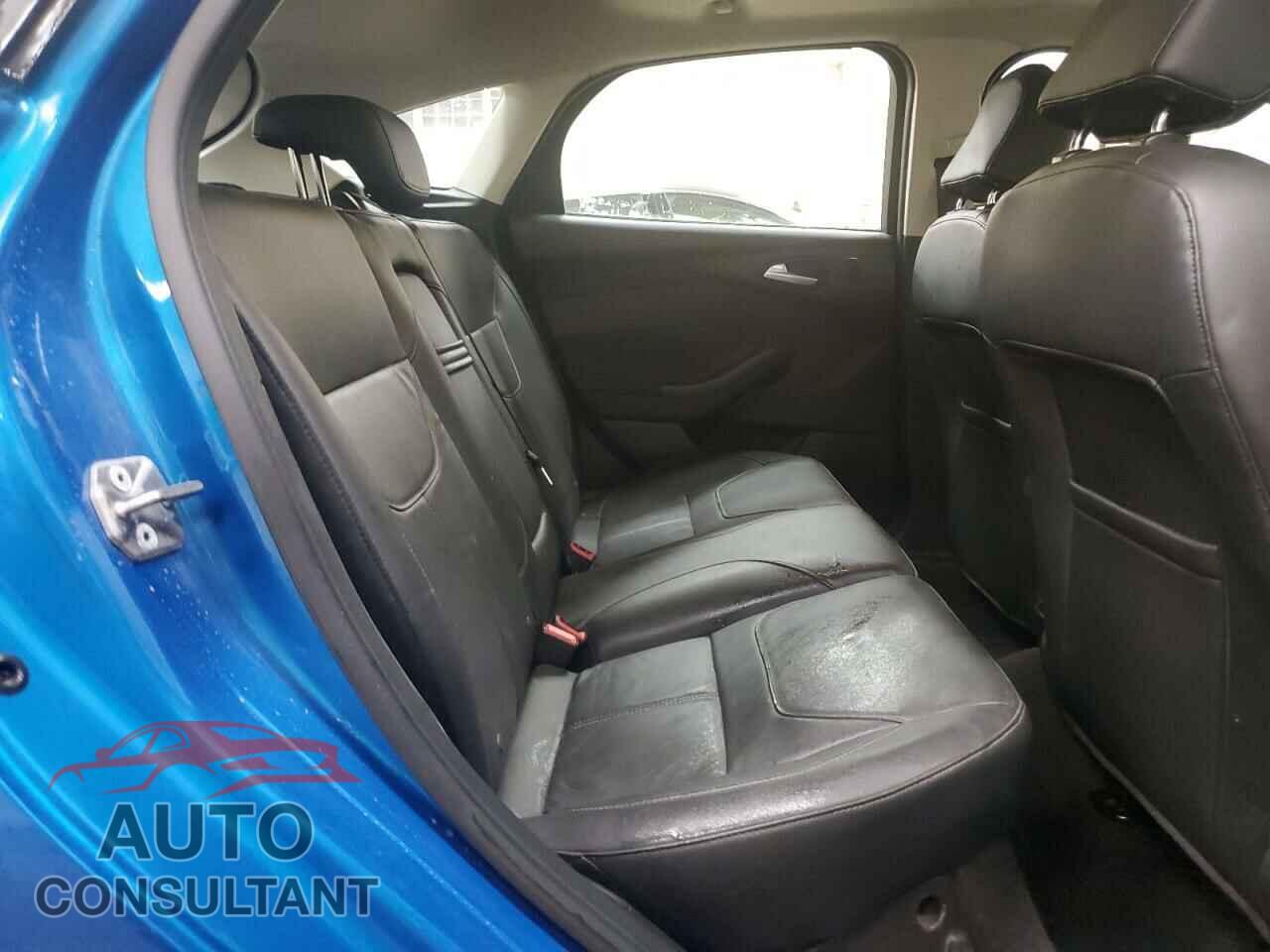 FORD FOCUS 2016 - 1FADP3N21GL278459