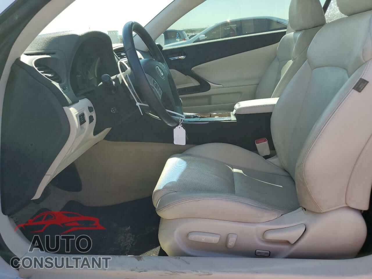 LEXUS IS 2012 - JTHFF2C23C2525238