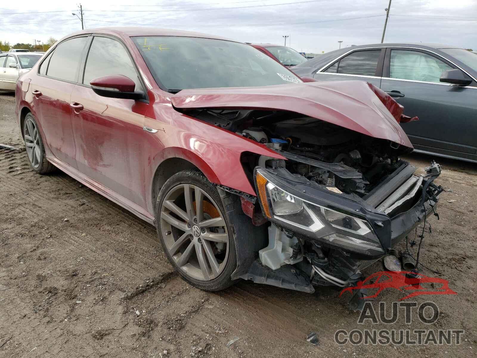 VOLKSWAGEN PASSAT 2018 - 1VWAA7A32JC023540