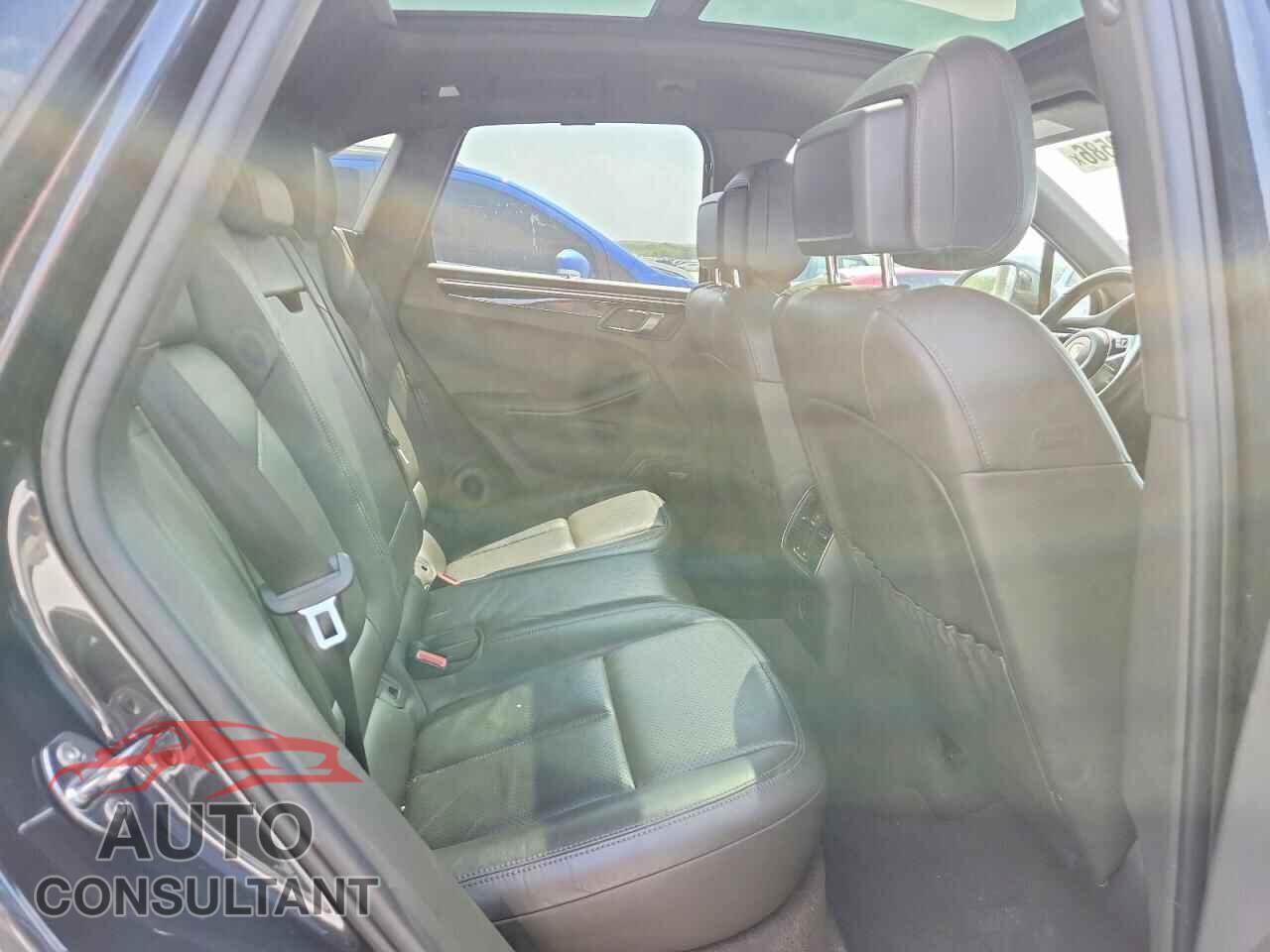 PORSCHE MACAN 2017 - WP1AB2A51HLB17132