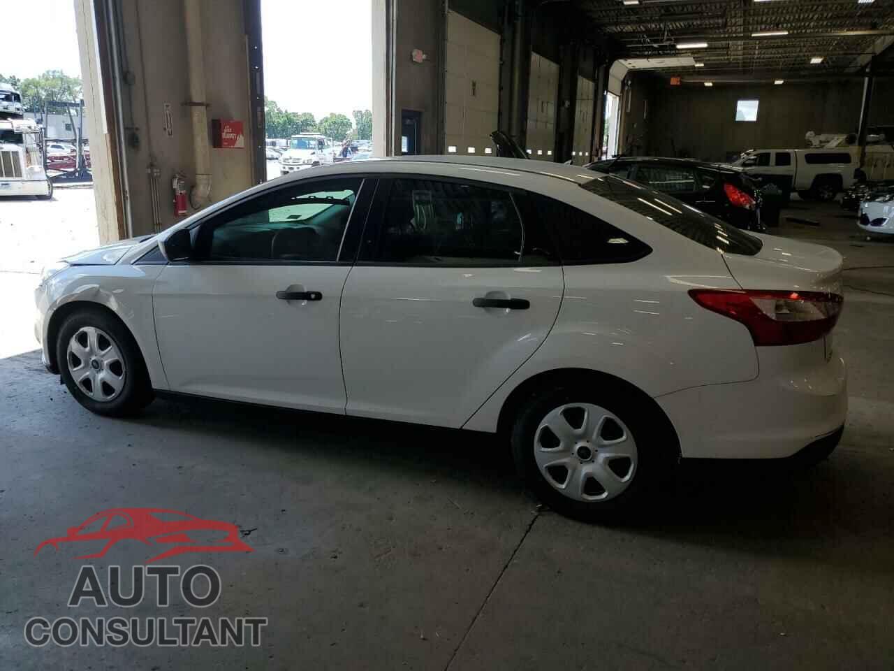 FORD FOCUS 2014 - 1FADP3E21EL115162