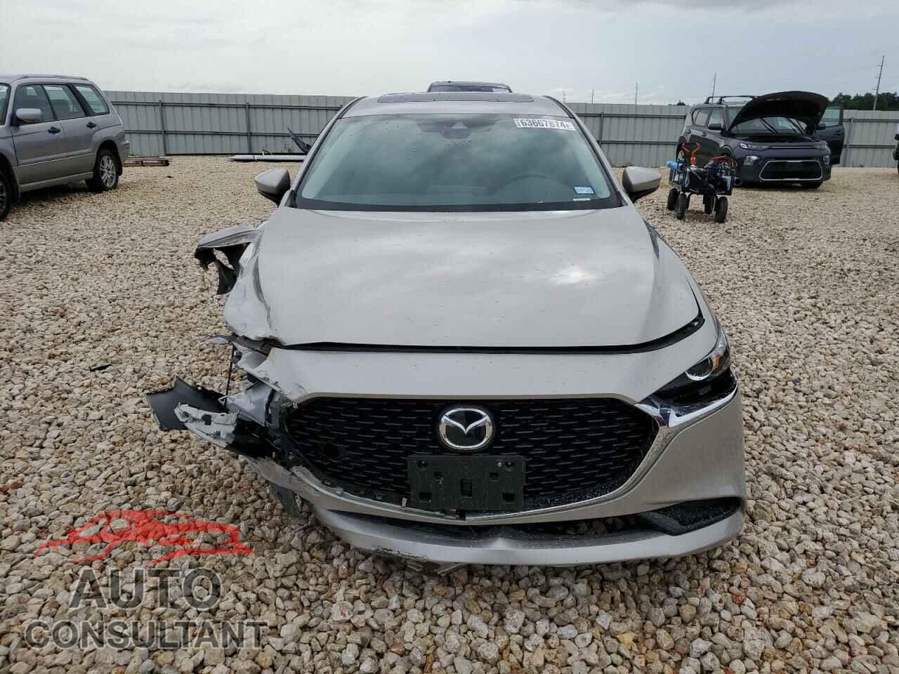 MAZDA 3 2023 - 3MZBPACM4PM381395