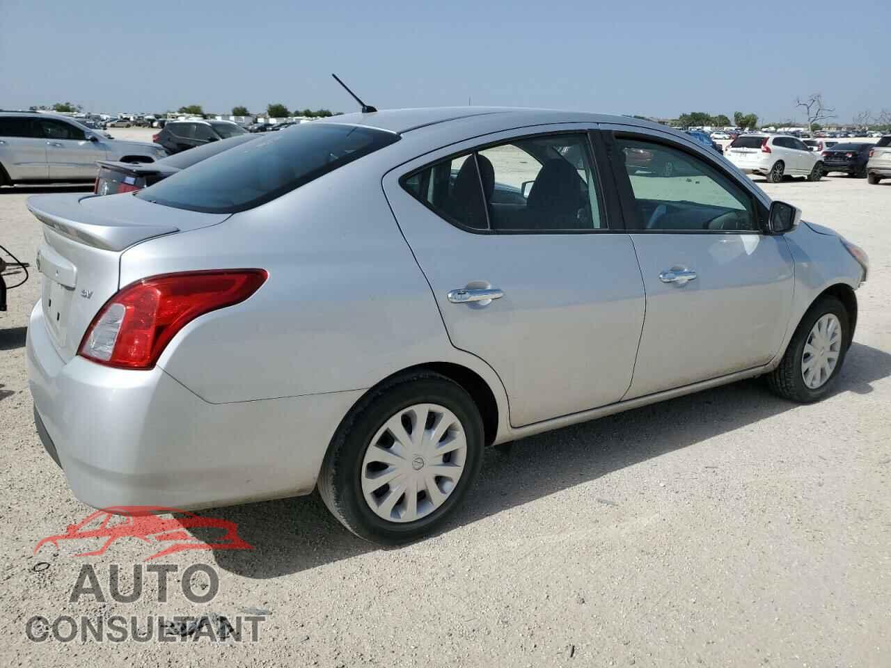 NISSAN VERSA 2019 - 3N1CN7AP3KL877027