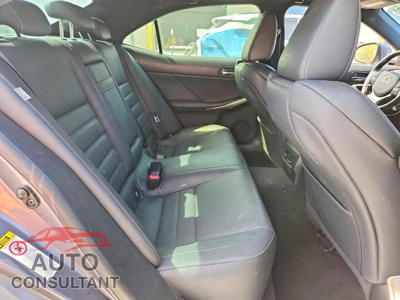 LEXUS IS 2015 - JTHCF1D24F5017553