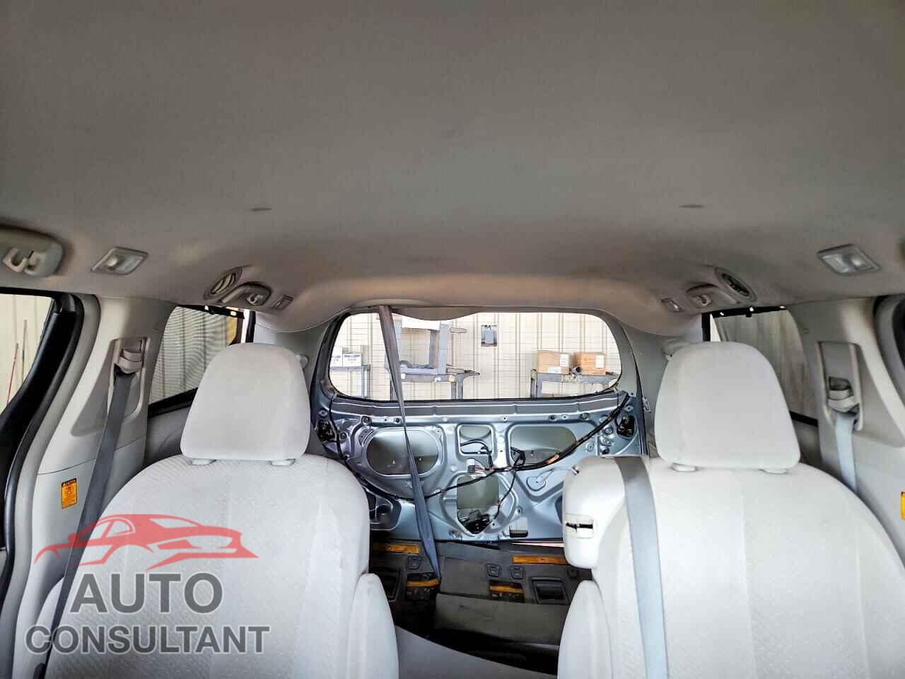 TOYOTA SIENNA 2013 - 5TDKK3DC8DS356367