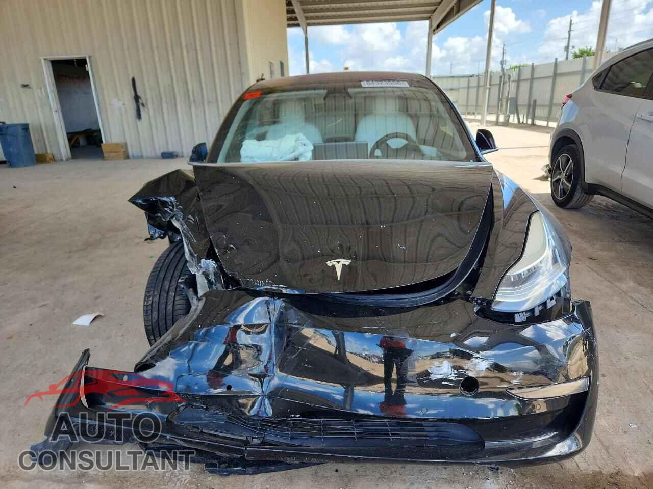 TESLA MODEL 3 2018 - 5YJ3E1EB3JF182911