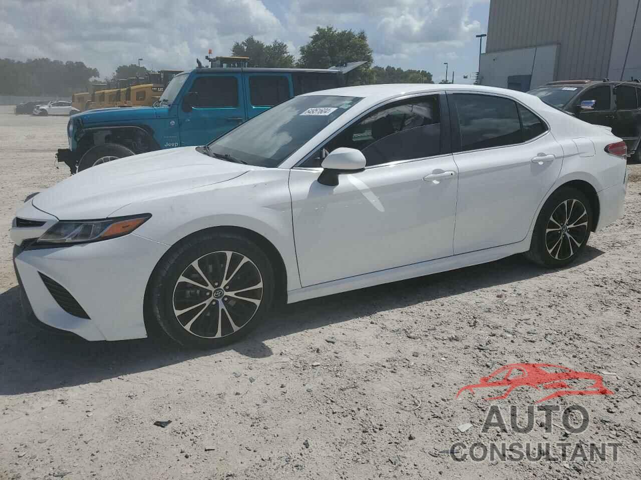 TOYOTA CAMRY 2018 - 4T1B11HK9JU114702