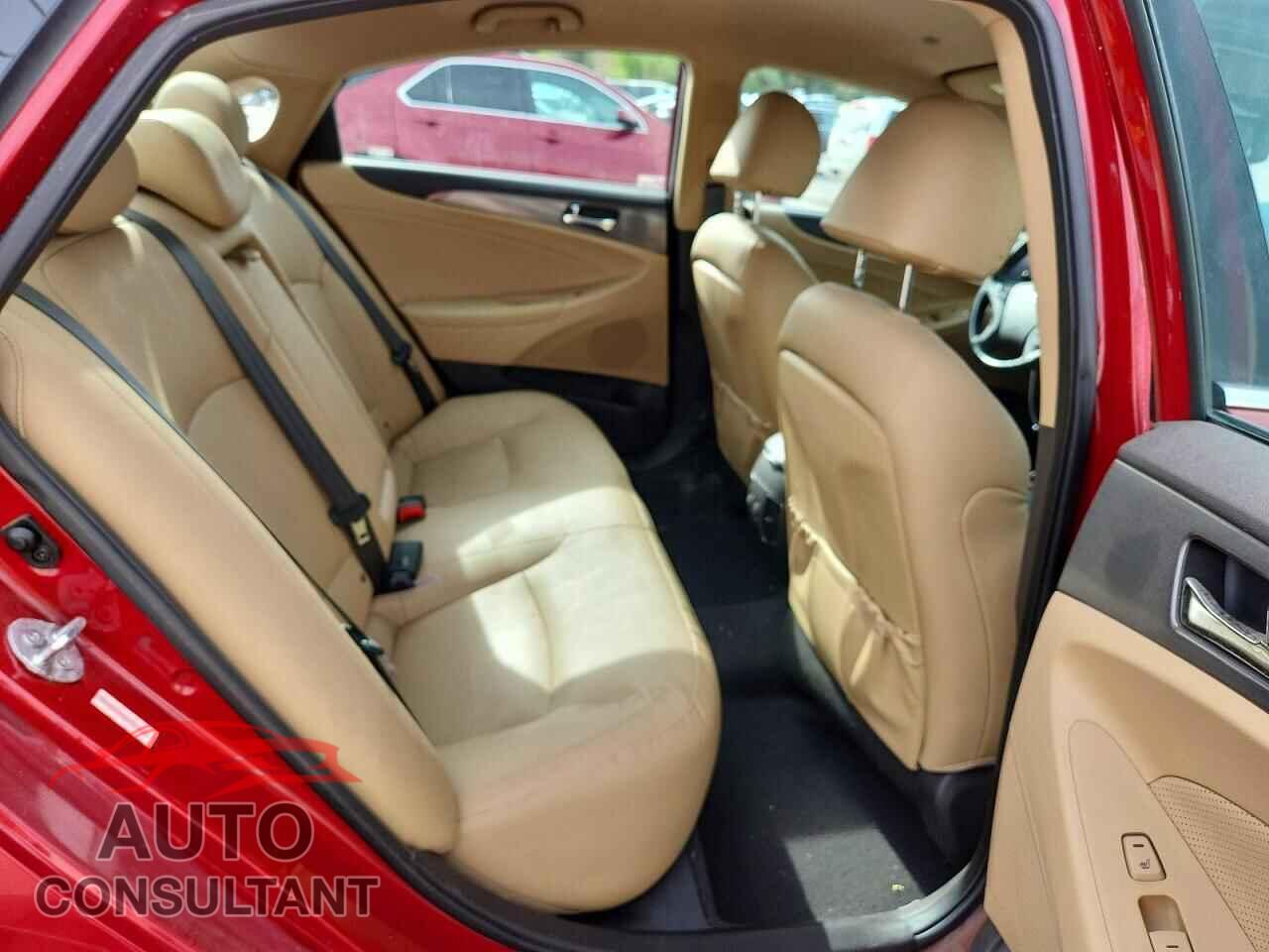 HYUNDAI SONATA 2012 - KMHEC4A45CA059948