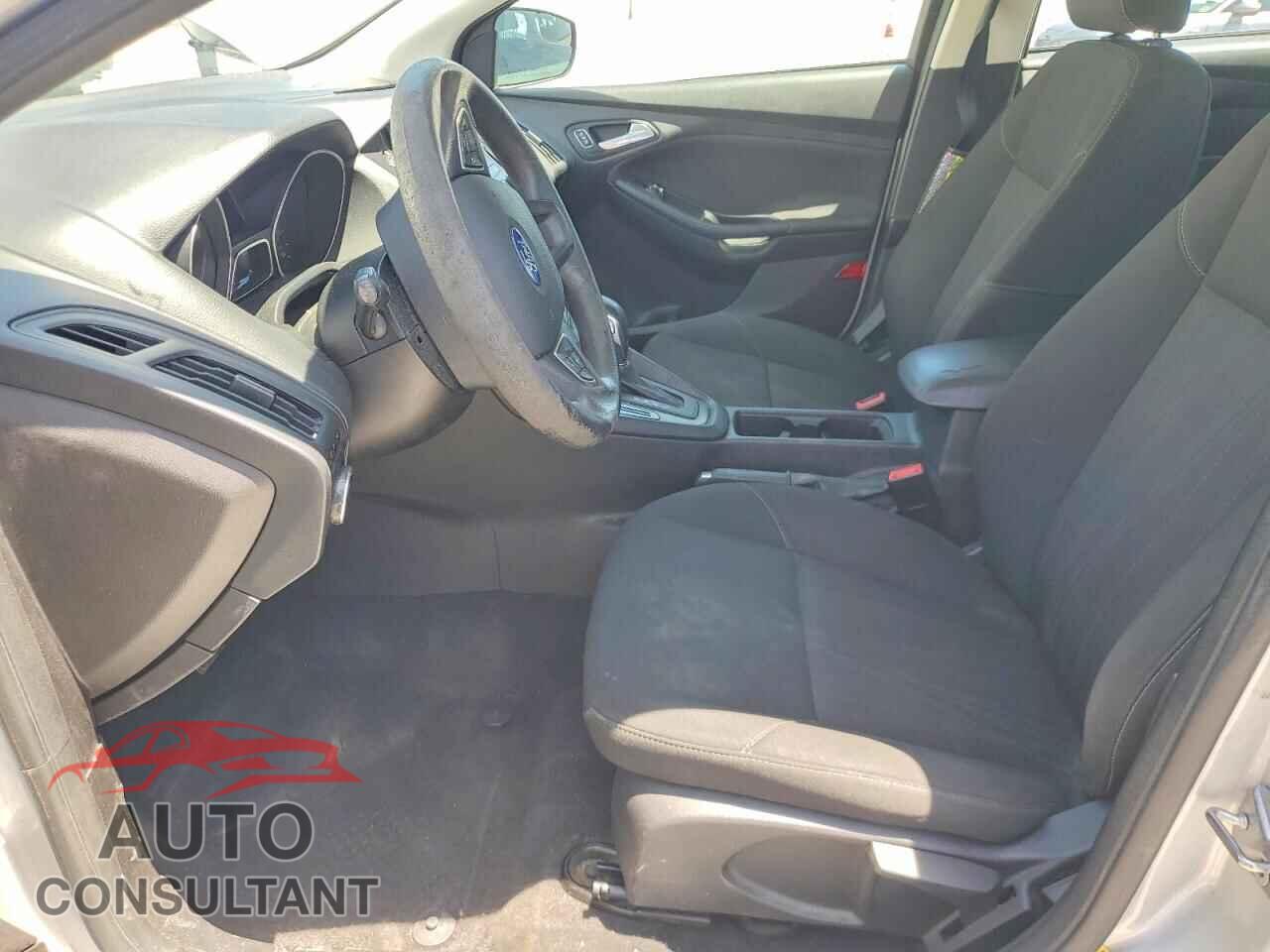 FORD FOCUS 2017 - 1FADP3F22HL285484