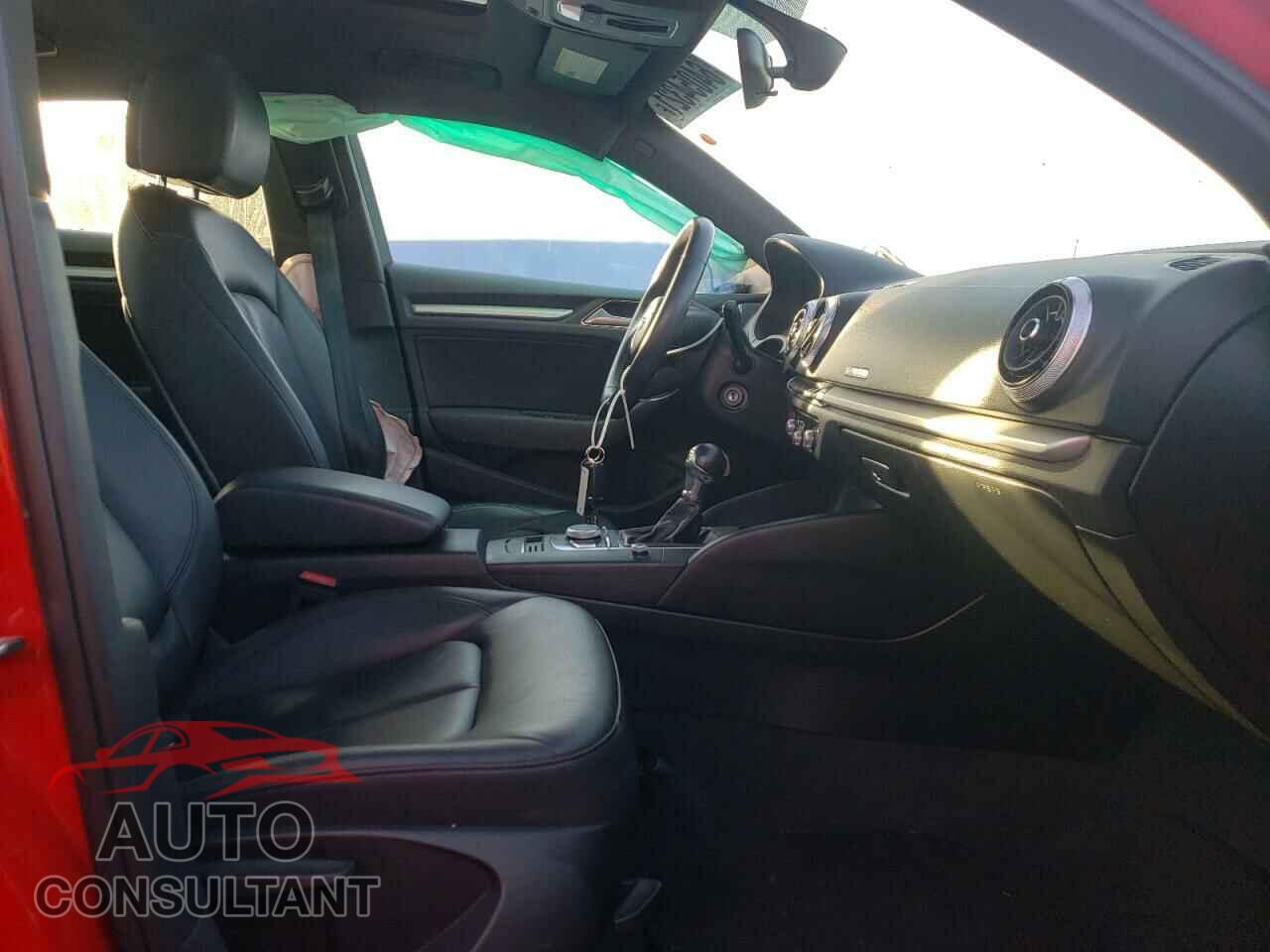 AUDI A3 2018 - WAUAUGFF7J1044096