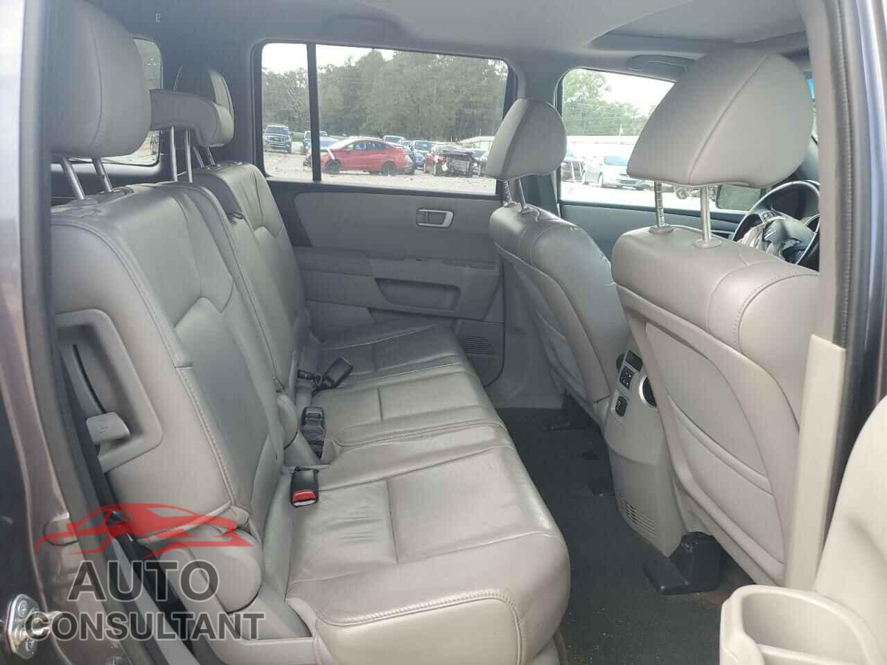 HONDA PILOT 2015 - 5FNYF3H59FB016324